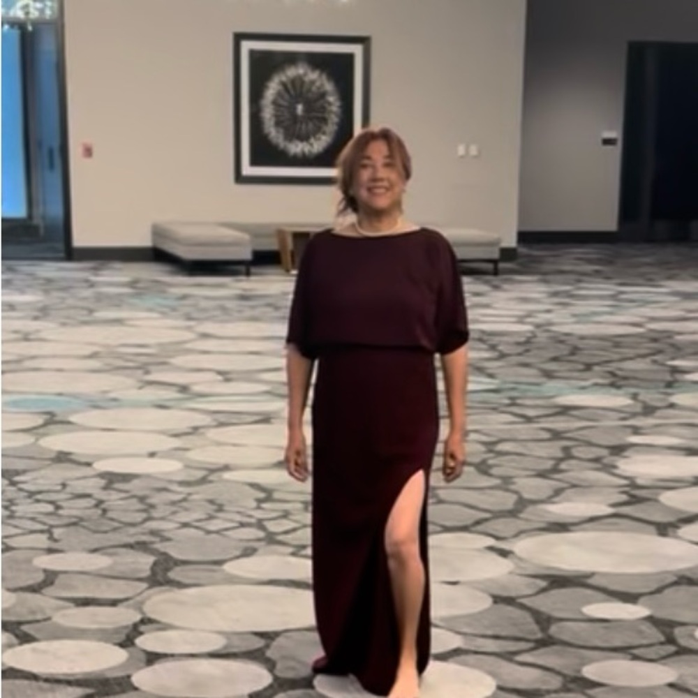 Chic Women's Maxi Dress in Rich Burgundy